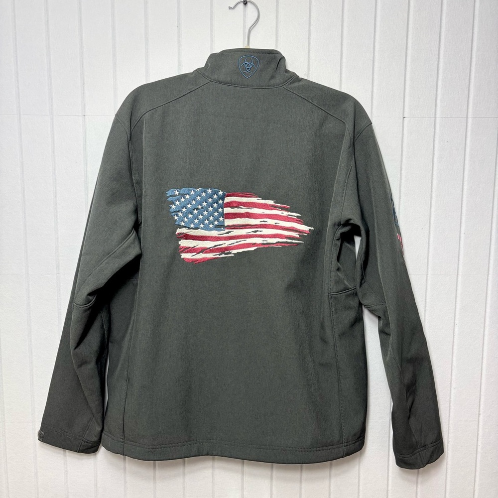 Ariat Men’s Dark Gray Performance Softshell Jacket American Flag Back Size M - Picture 5 of 12